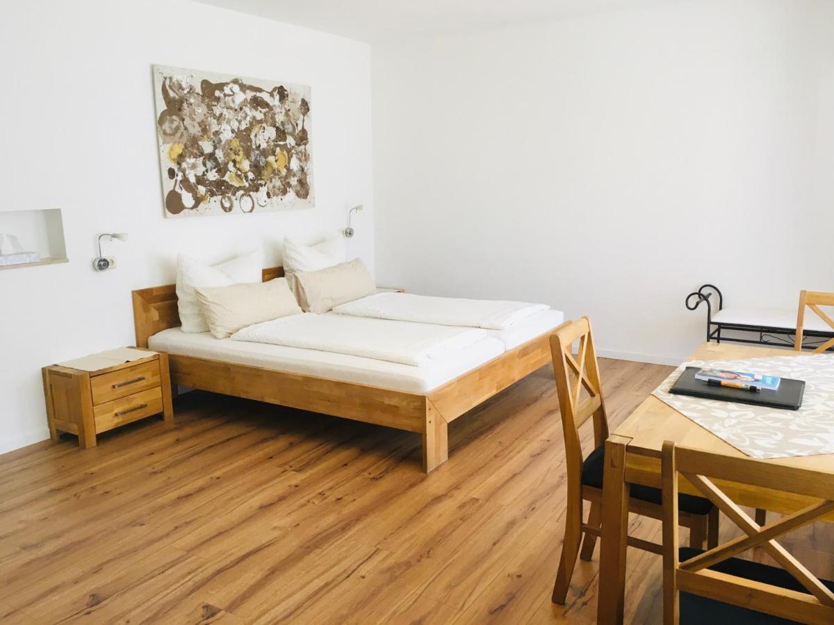 Gaestehaus Sommertal Mit Pool Im Garten, Eigener Parkplatz, 800M Zum Bodensee, 300M Zur Altstadt Меерсбург Экстерьер фото
