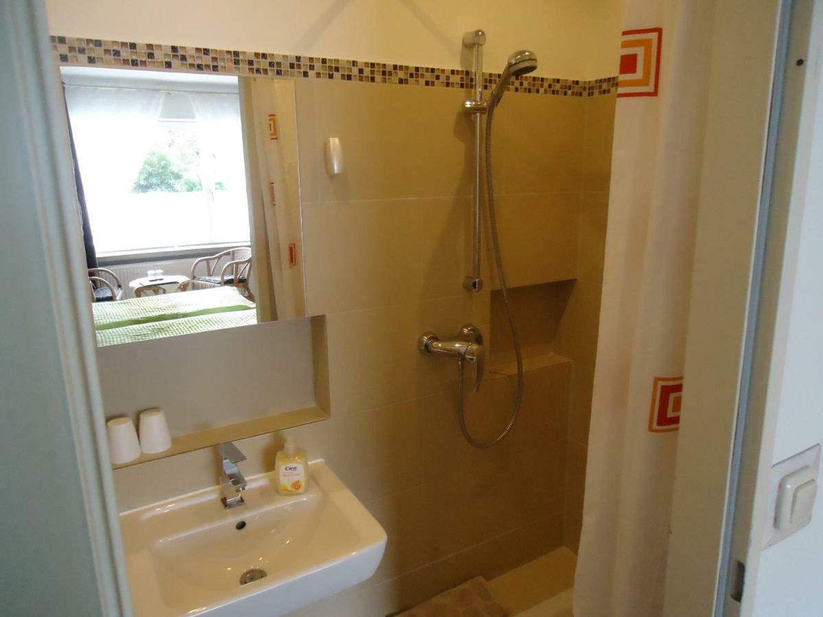 Gaestehaus Sommertal Mit Pool Im Garten, Eigener Parkplatz, 800M Zum Bodensee, 300M Zur Altstadt Меерсбург Экстерьер фото